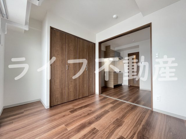 GARDENIA高井田の洋室|落ち着いた色調の洋室です