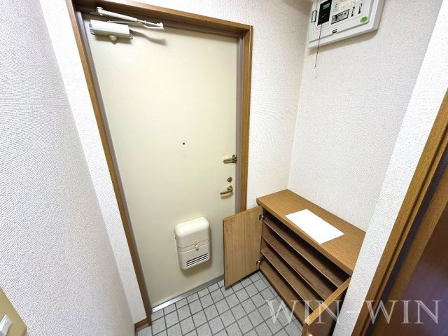 アプローズ B棟の玄関