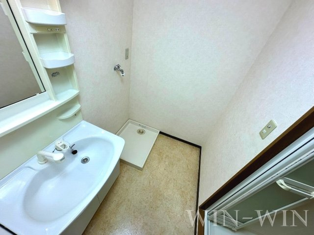 アプローズ B棟の洗面所