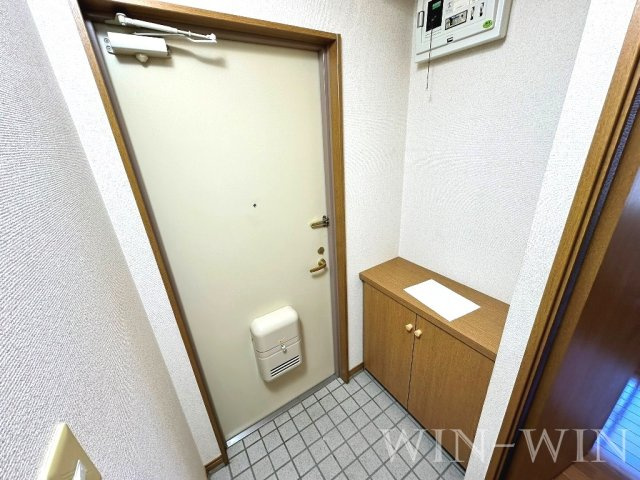 アプローズ B棟の玄関