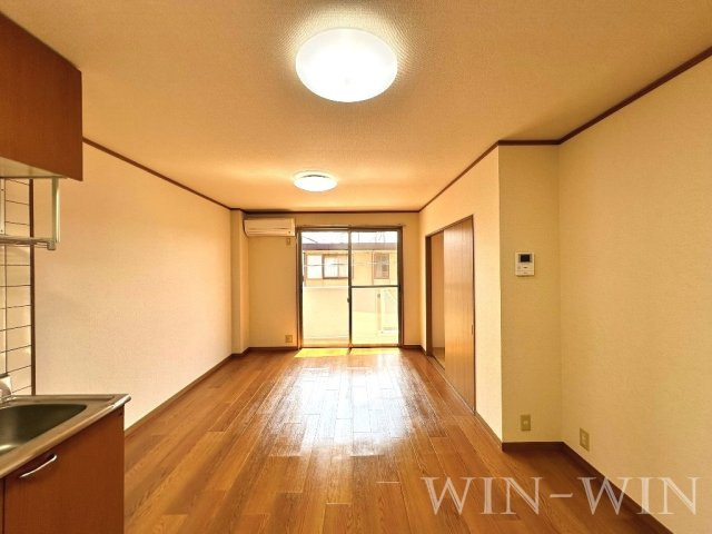 アプローズ B棟の居間・リビング