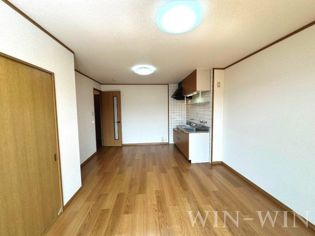 アプローズ B棟の居間・リビング