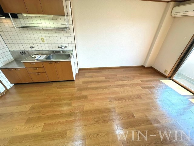 アプローズ B棟の居間・リビング