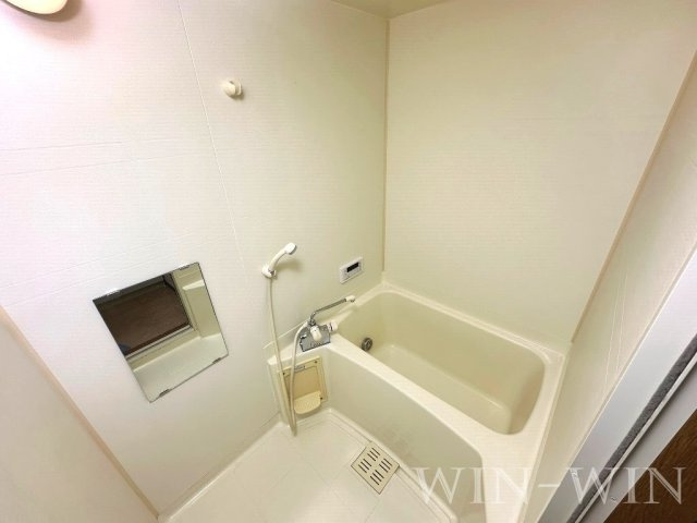 アプローズ B棟の浴室