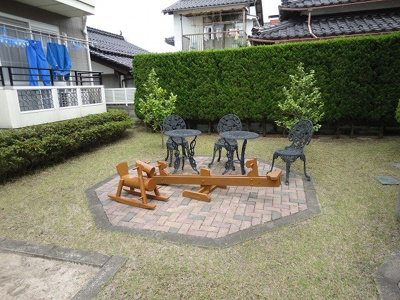 【その他共用部分】 | ニフティＣ | 綺麗に整備されている共用部分　お子様の遊び場としてもお使いいただけます