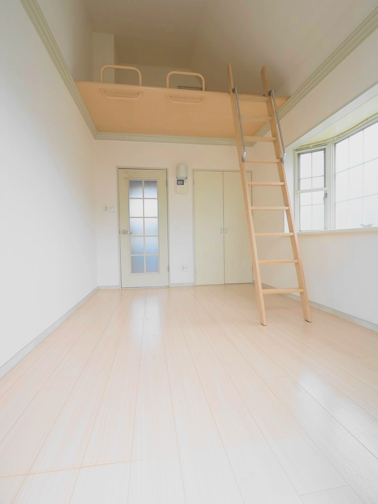 ベストハウス戸坂の洋室