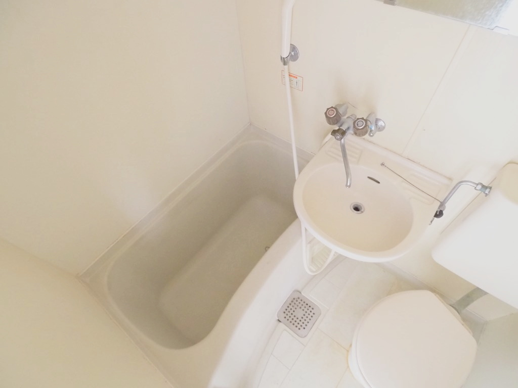 ベストハウス戸坂の浴室