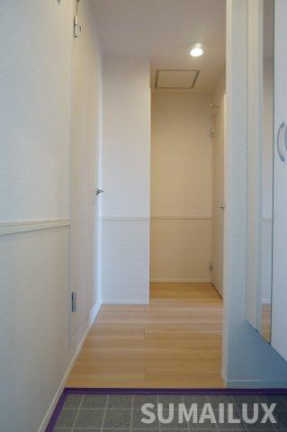 熊本市東区長嶺南３丁目のアパートの玄関