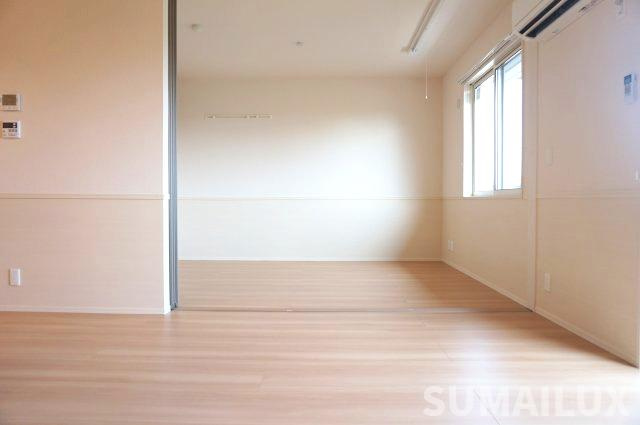 熊本市東区長嶺南３丁目のアパートの居間・リビング