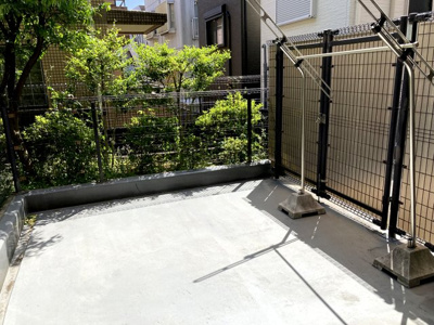 【バルコニー】 | サンライズコスモスⅢ | テラス※※同設備の別室写真を使用しております。