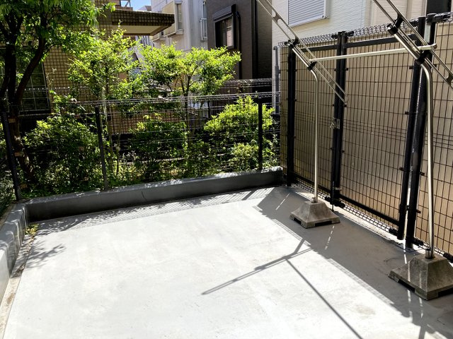 【バルコニー】 | サンライズコスモスⅢ | テラス※※同設備の別室写真を使用しております。