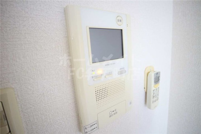 【設備】 | ジュネーゼグラン弁天町 | TVモニター付きインターホン