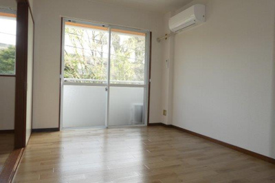 【居間・リビング】 | アルファー二子 | 洋室