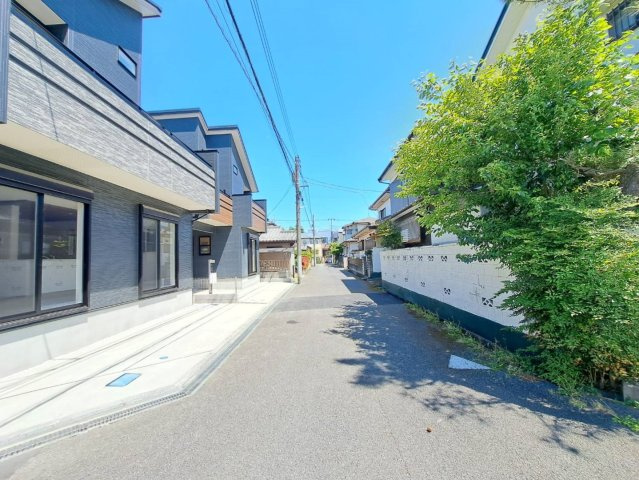 川越市霞ケ関北2丁目　新築戸建の前面道路含む現地写真|南側5.0ｍ公道