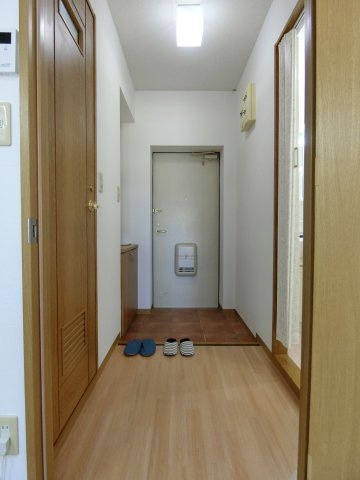 スカイマンションAの玄関