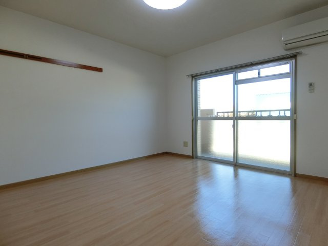 スカイマンションAの居間・リビング