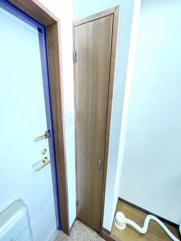 プライマリー日吉町の玄関