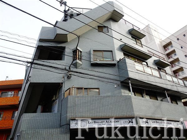 イーストヒルズの外観