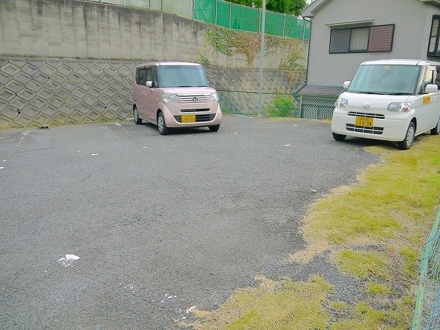 森本モータープールの駐車場