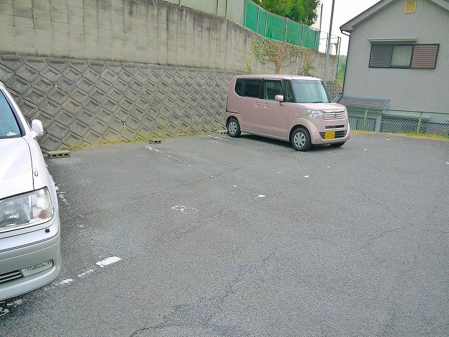 森本モータープールの駐車場