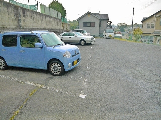 森本モータープールの駐車場