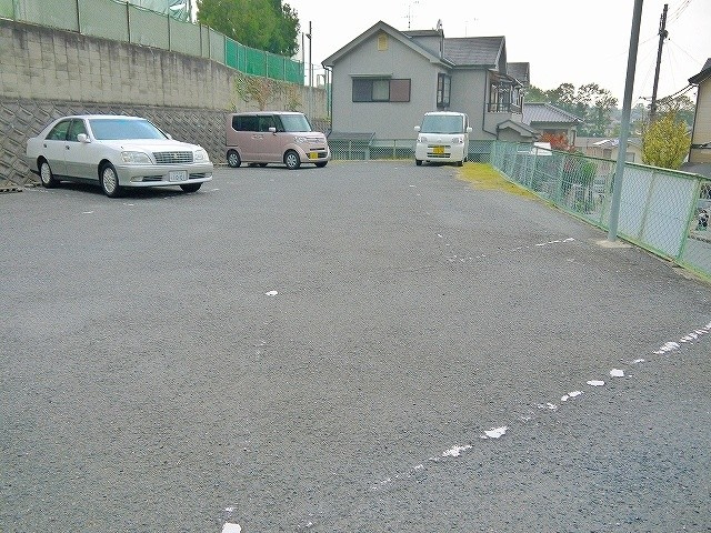 森本モータープールの駐車場