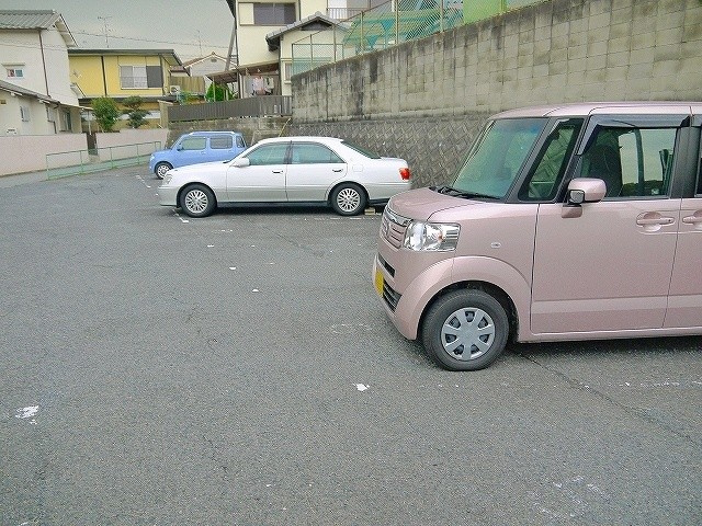 森本モータープールの駐車場