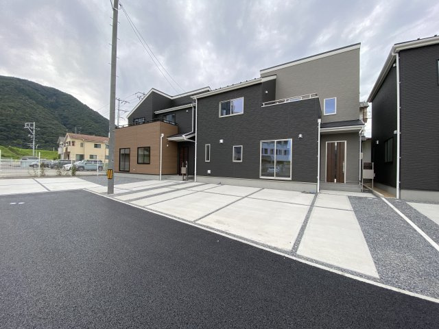 新築戸建　可部南1丁目の前面道路含む現地写真