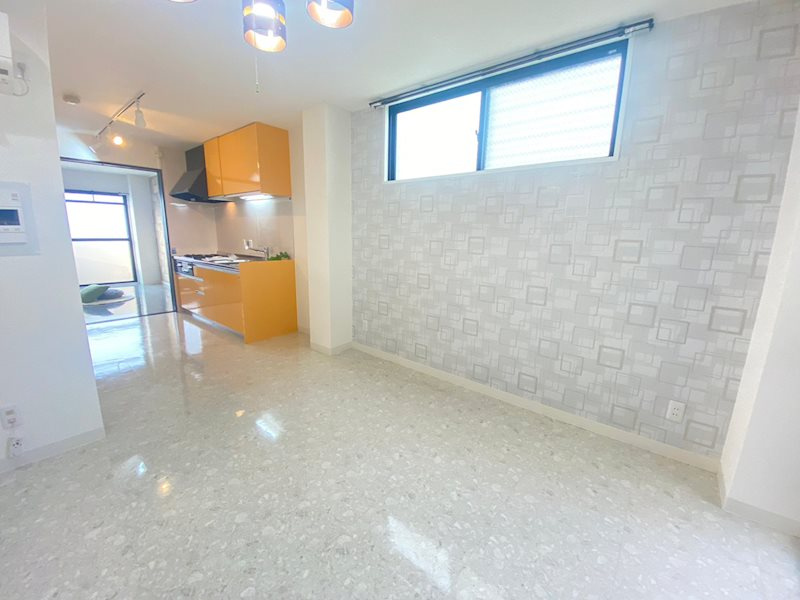 フローレ大宮の浴室|リビング