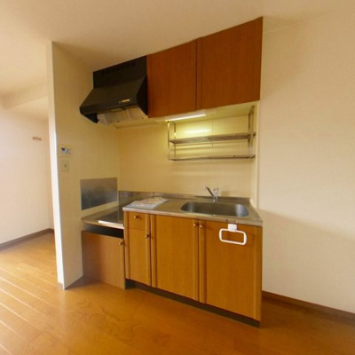 【キッチン】 | ハイカムール国分Ⅱ | コンパクトなキッチンで掃除もラクラク