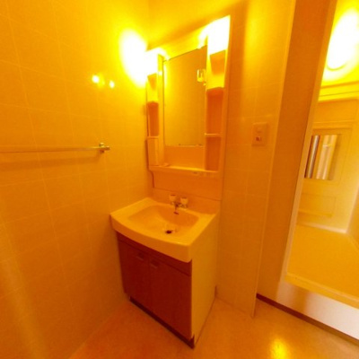 【洗面所】 | ハイカムール国分Ⅱ | ゆったりとスペースのある洗面所