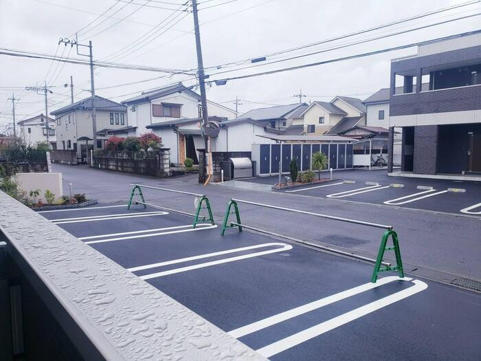 ラナンキュラスの駐車場