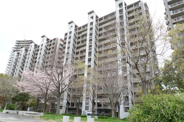 リバティパーク枚方　Ｂ棟の外観|別角度からの外観