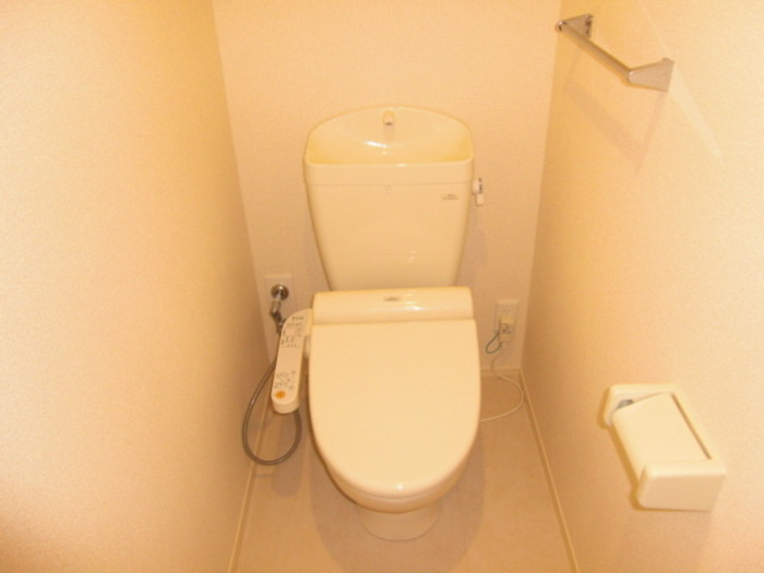 モン・サン・ミッシェル A・Bのトイレ|温水洗浄便座