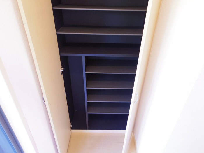 ダイヤファースト天久保の収納|シューズボックス