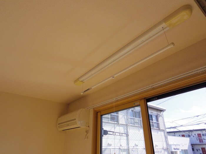 ダイヤファースト天久保の設備|室内物干し・エアコン