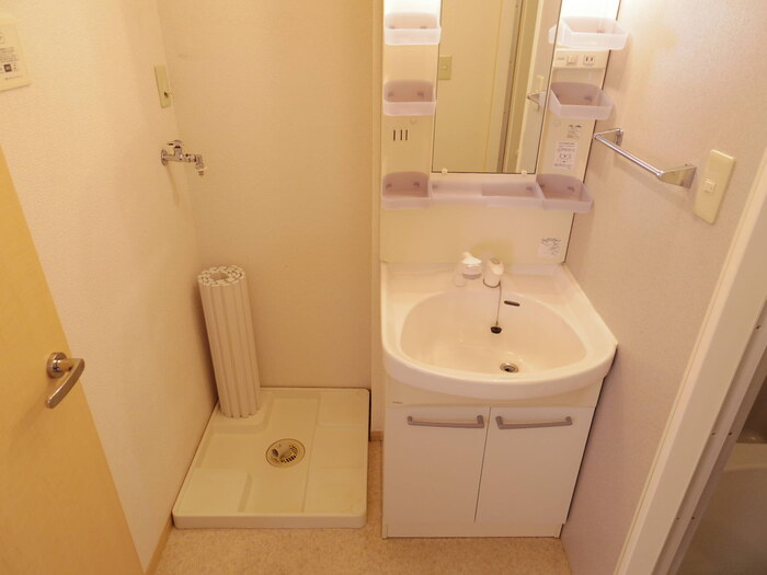 ダイヤファースト天久保の独立洗面台|洗髪洗面化粧台