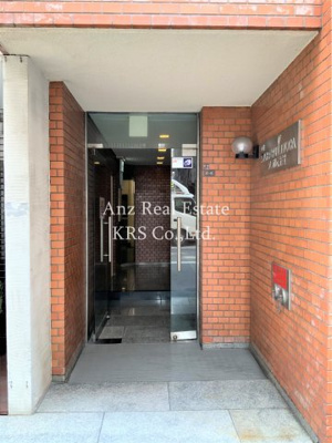 【エントランス】 | ソラル清賀 | レトロな雰囲気のエントランス部分♪