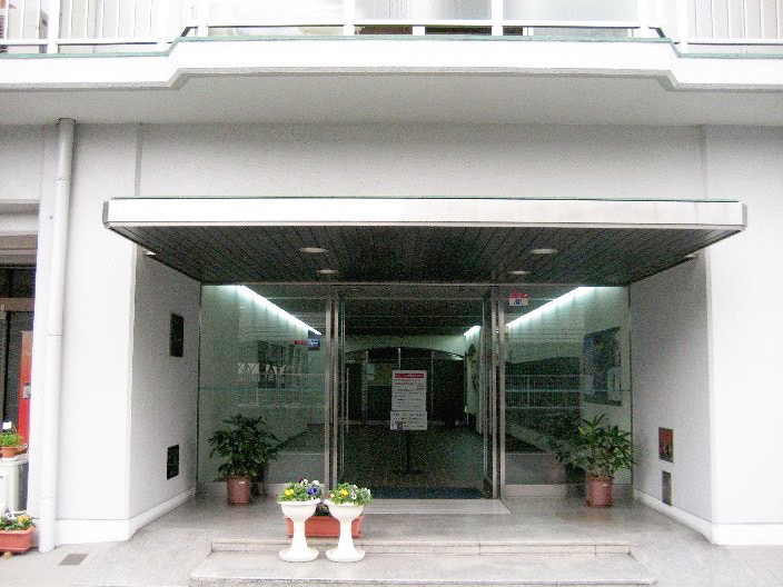 日商岩井朱雀マンションの外観