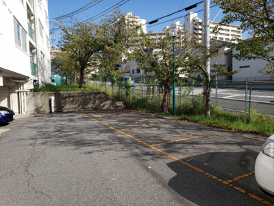 【駐車場】 | 緑マンション | 敷地内駐車場☆神戸市垂水区　緑マンション　賃貸☆