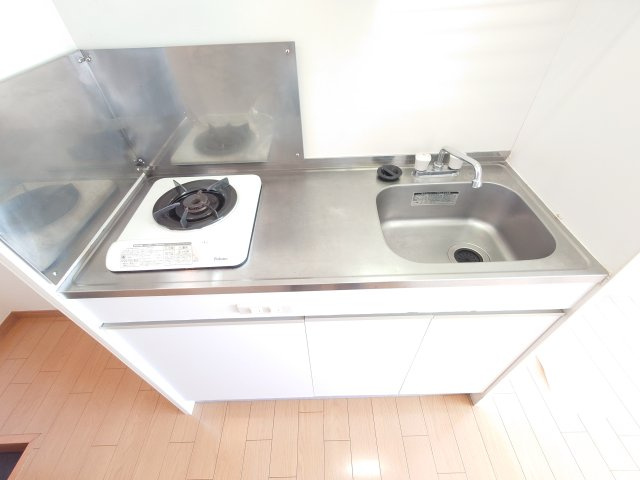 川崎市多摩区中野島６丁目のアパートのキッチン