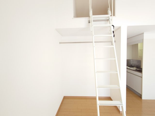 川崎市多摩区中野島６丁目のアパートの収納