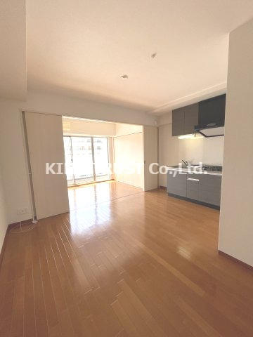 グリッドコート天神橋の居間・リビング|ゆったりとした居間です