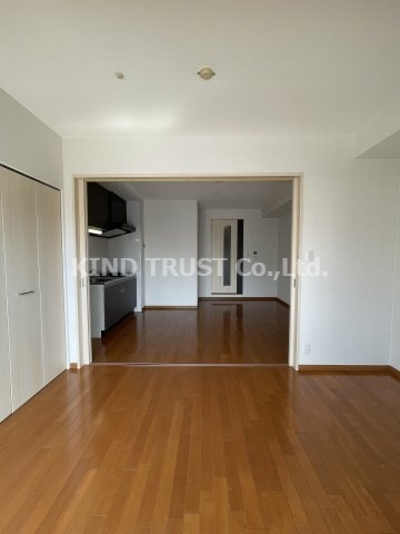 グリッドコート天神橋の居間・リビング|ゆったりとしたリビングです