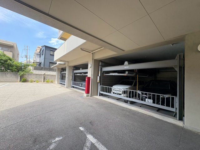 甲南コーポラスの駐車場