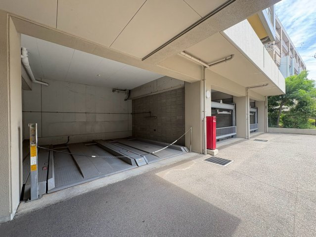 甲南コーポラスの駐車場