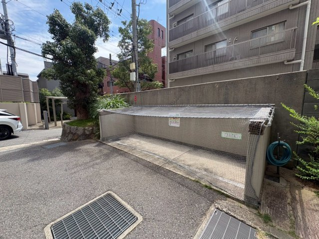 甲南コーポラスの駐車場