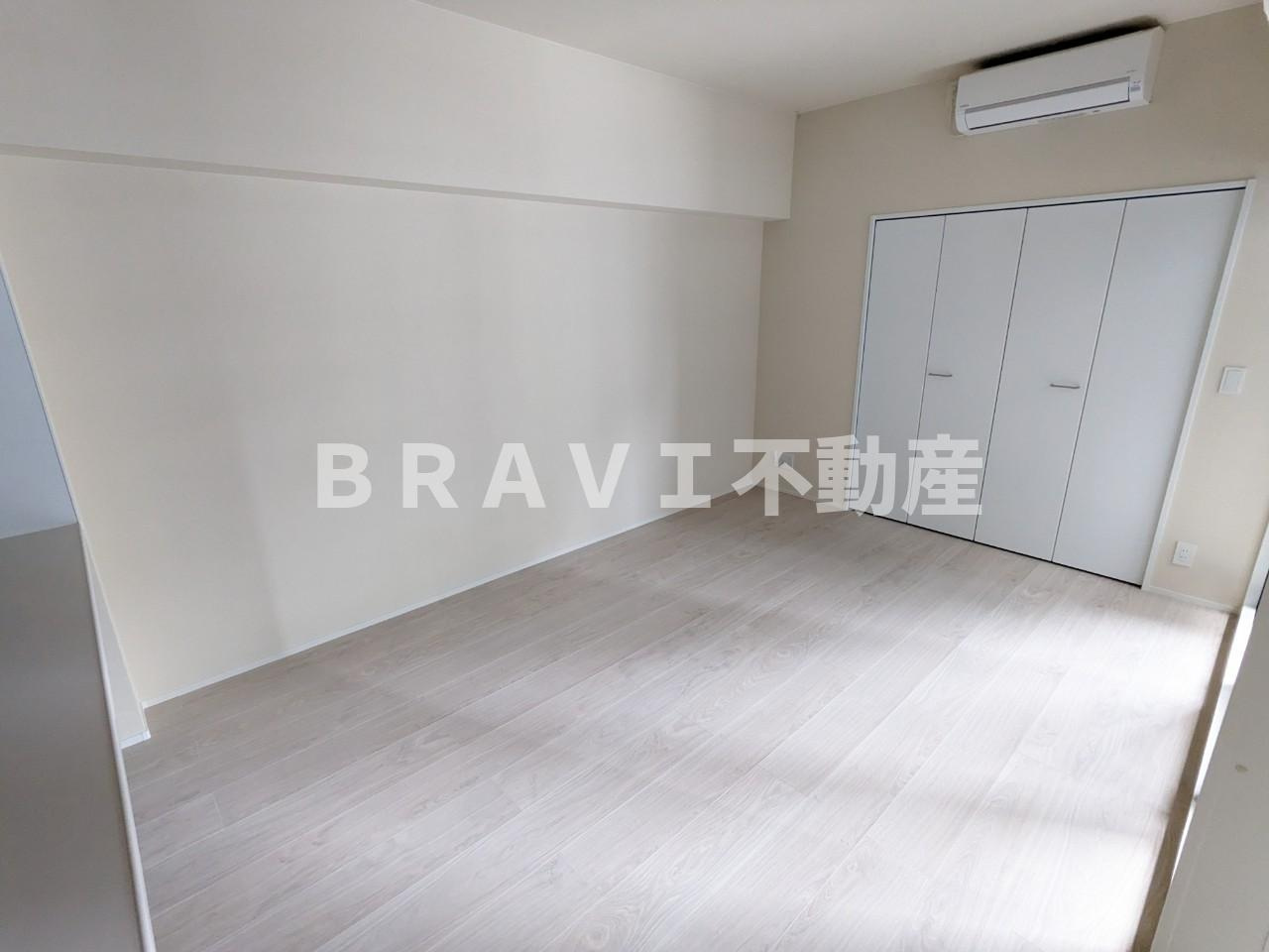 BRAVE常盤町Ⅱ　BRAVI不動産の居間・リビング