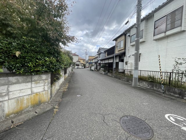 リーブルガーデン　東区中木戸第1　全2棟の前面道路含む現地写真