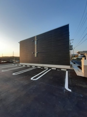 【駐車場】 | メゾン・ラ・コリーヌ | 駐車場完備です